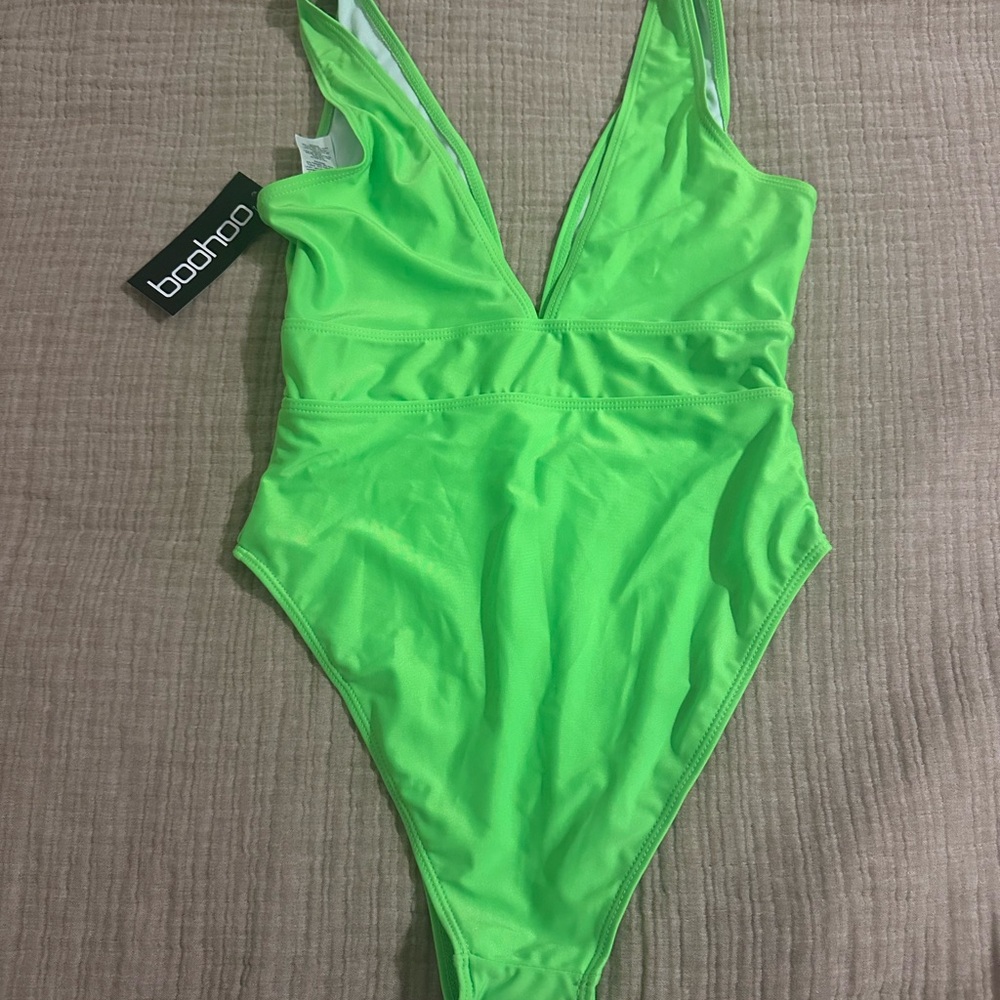 Boohoo Neon Green swimsuit. NWTS. Size 8